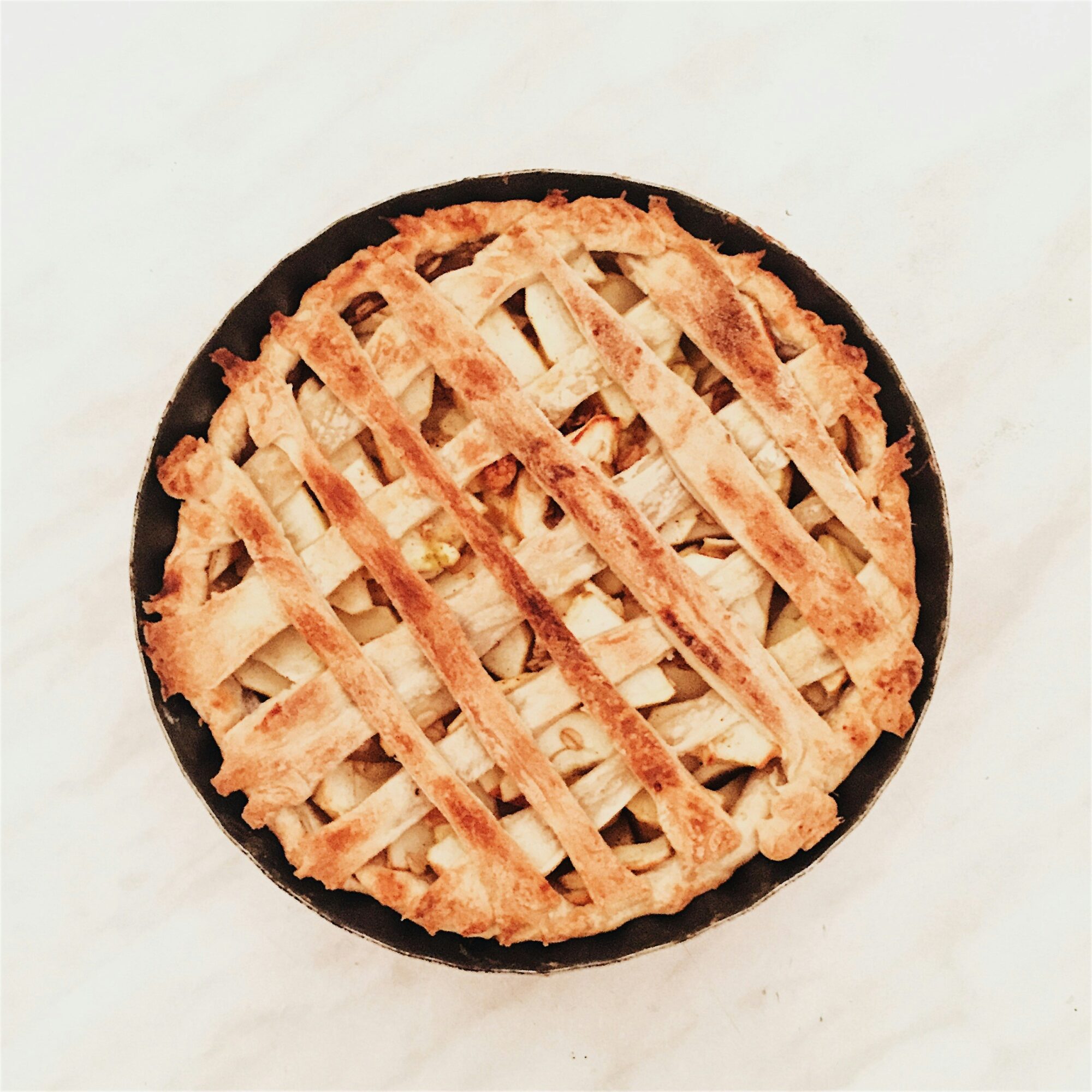 Apple Pie & Cheddar Pretzel Crisps