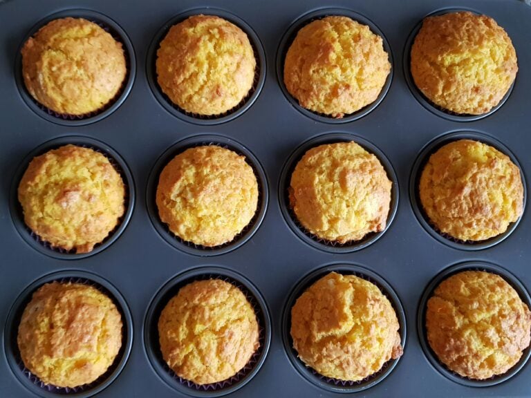 Spicy Cheddar ‘Cornbread’ Muffins